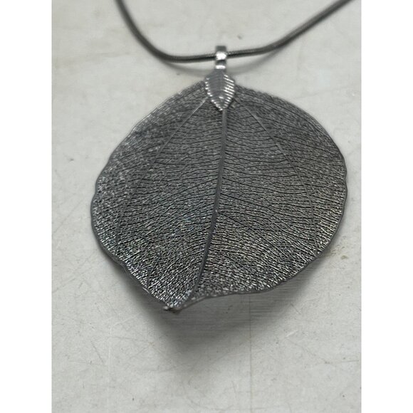 costume jewelry necklace silver color chain leaf sheer clasp nature READ - Picture 5 of 5